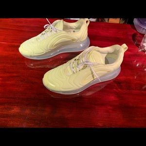 Women’s size 11.5 Nike AirMax 720 lime